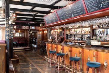 هتل Bishops Arms Koping