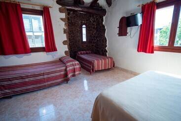 هتل Bungalows Don Juan Tossa