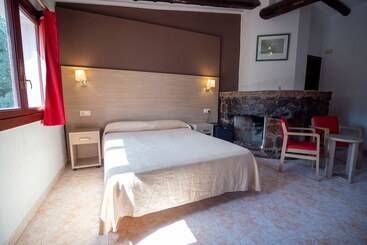 هتل Bungalows Don Juan Tossa