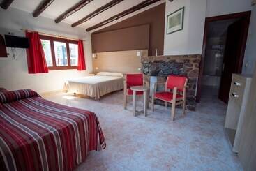 هتل Bungalows Don Juan Tossa