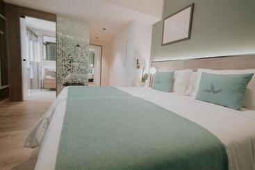 هتل Catalina Plaza Sostenible