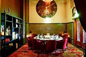 Clarion Hotel Post