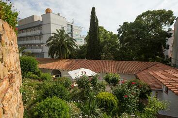 هتل Bungalows Don Juan Tossa