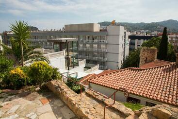 هتل Bungalows Don Juan Tossa