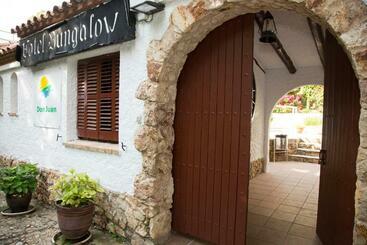 هتل Bungalows Don Juan Tossa