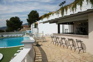 هتل Bungalows Don Juan Tossa