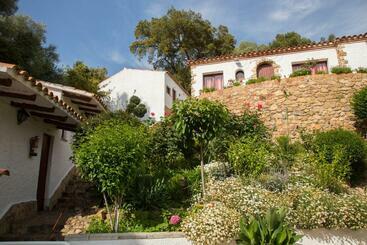 هتل Bungalows Don Juan Tossa