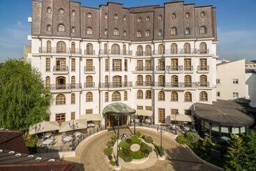 Epoque Hotel   Relais & Chateaux