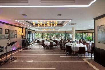 Epoque Hotel   Relais & Chateaux