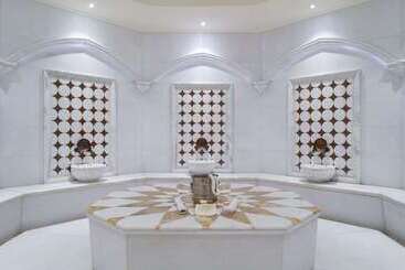 هتل Hilton Bursa Convention Center & Spa