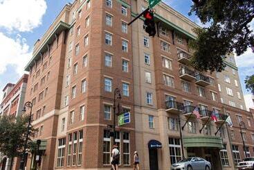 هتل Holiday Inn Express Savannah   Historic District