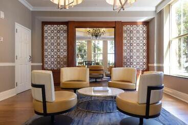 هتل Holiday Inn Express Savannah   Historic District