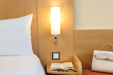هتل Ibis Lugano Paradiso