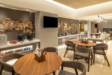 هتل Ibis Mumbai Airport   An Accor Brand