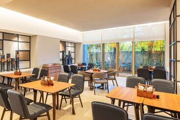 هتل Ibis Mumbai Airport   An Accor Brand