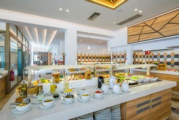 هتل Kiani Beach Resort Family All Inclusive