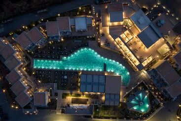 هتل Kiani Beach Resort Family All Inclusive