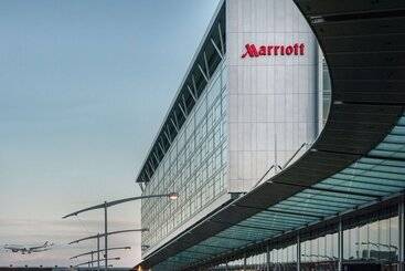 هتل Marriott Montreal Airport In Terminal
