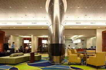 هتل Marriott Montreal Airport In Terminal