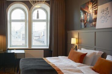 هتل Scandic Grand Central