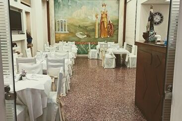 هتل Solomou Athens