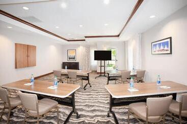هتل Staybridge Suites Denver International Airport, An Ihg