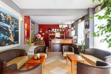 هتل Toti Boutique Rooms