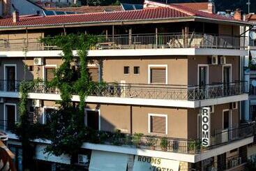 هتل Toti Boutique Rooms