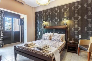هتل Toti Boutique Rooms