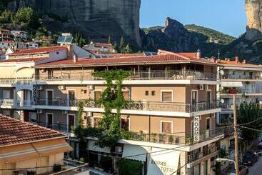 هتل Toti Boutique Rooms