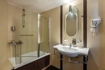 هتل Toti Boutique Rooms