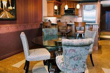 The Royal Kelowna   Bellstar Hotels & Resorts