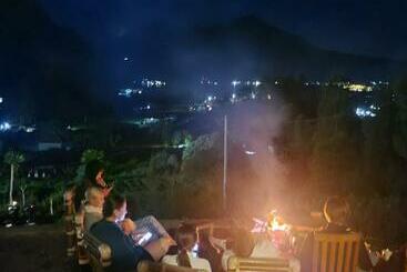 تختخواب و صبحانه Alam Bali Lake View