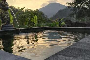 تختخواب و صبحانه Alam Bali Lake View
