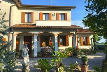 פנסיון Ca  Rosin Meolo   Camera Tra Relax E Privacy