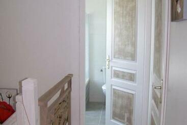 تختخواب و صبحانه Un Oasis De Quiétude Belle Chambre 22m2