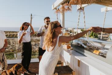 تختخواب و صبحانه We Surf House