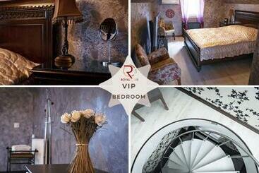 پانسیون Villa Royal Club 13