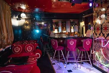 پانسیون Villa Royal Club 13