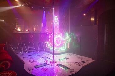 پانسیون Villa Royal Club 13