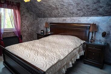 پانسیون Villa Royal Club 13