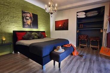 Downtown Hideaway, B&b Grand Deluxe