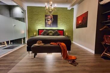Downtown Hideaway, B&b Grand Deluxe