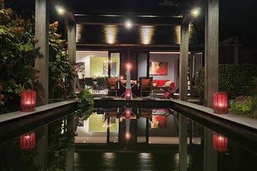 Downtown Hideaway, B&b Grand Deluxe