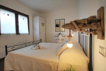 تختخواب و صبحانه Il Rosale A Celle Ligure