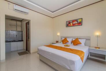 هتل Mailaku House