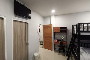تختخواب و صبحانه Daad Fah Home And Cafe