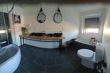 هتل Guesthouse Deladix