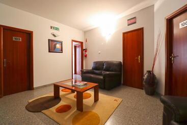 پانسیون Dolce Vianna   City Centre Rooms