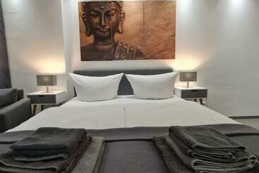 Check Inn Hotels   Essen